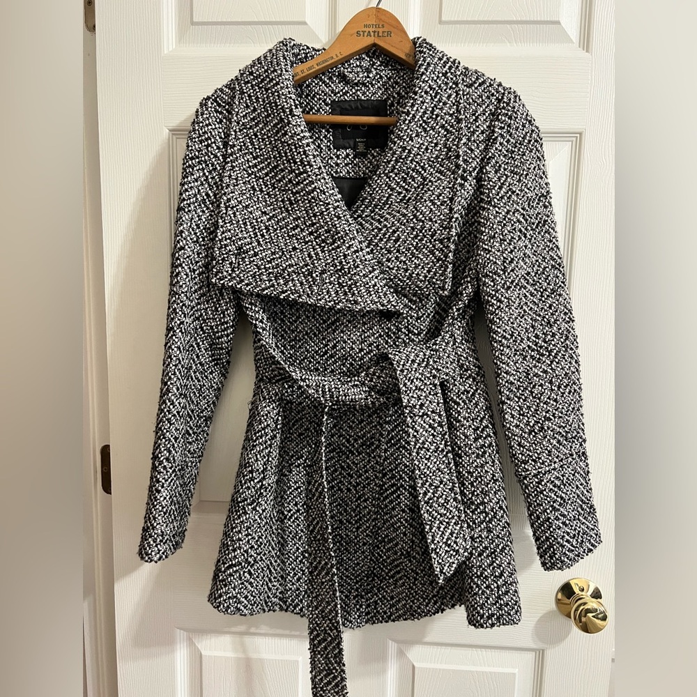 Jessica Simpson Black and White wrap Coat